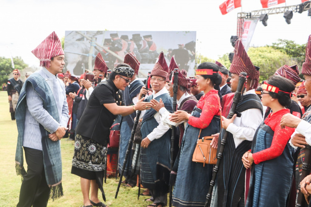 Bupati Giri Prasta Hadiri Pesta Bolon Simbolon IV 2022